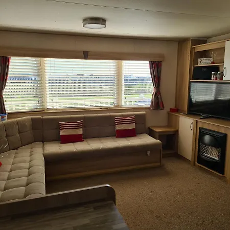 Апартаменты 8 Berth The Chase Инголдмелс Экстерьер фото